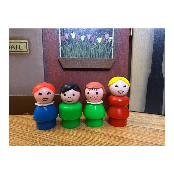 Lot of 4 Vintage 1970's Fisher-Price Little People - Picture 1 of 6